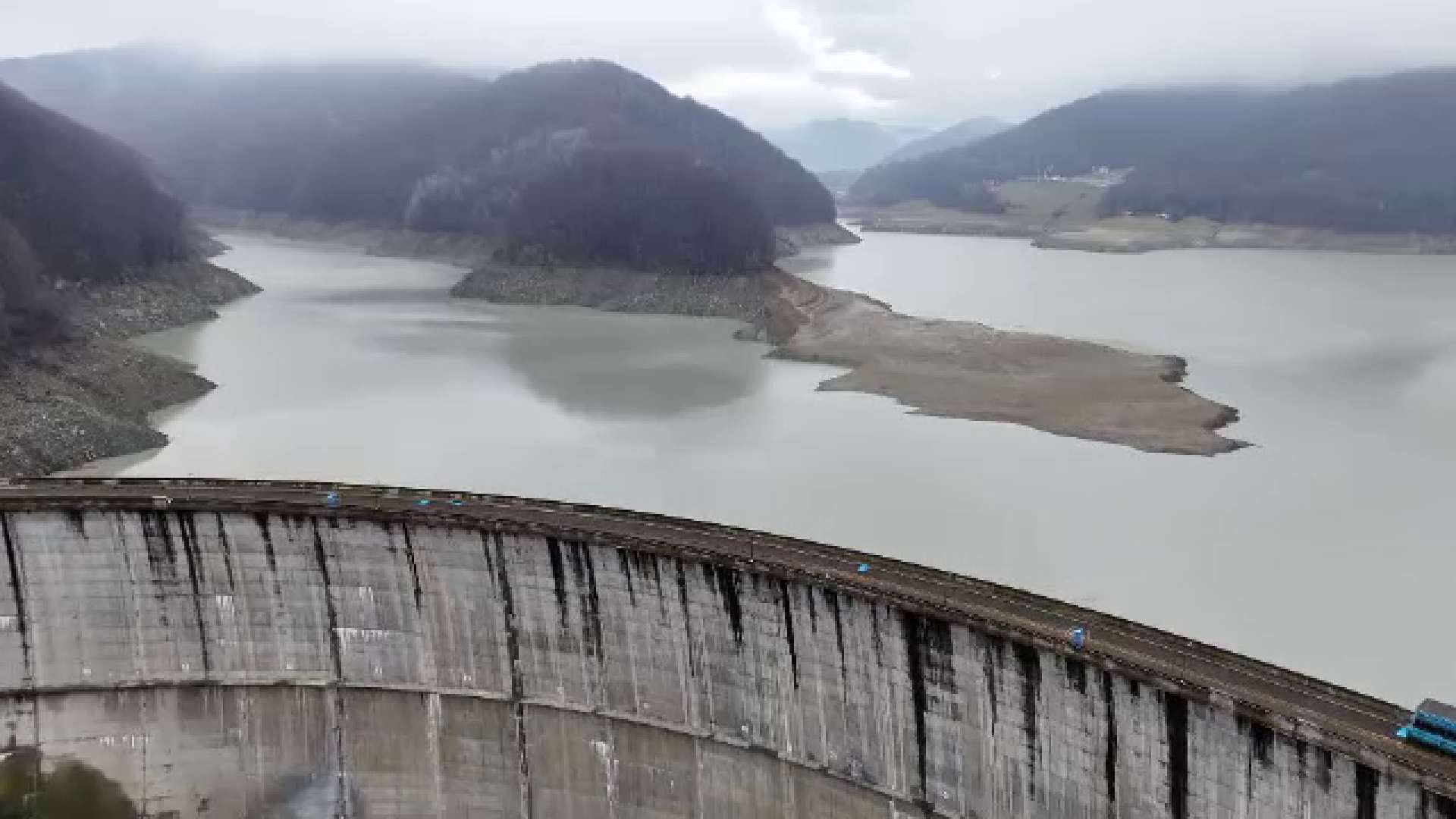 Criza apei din județul Prahova s-a încheiat: Barajul Paltinu asigură alimentarea, dar autoritățile spun că lucrările continuă